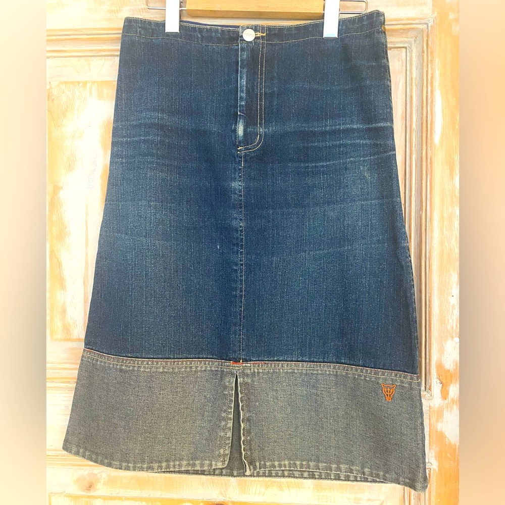 Vintage Mooks 2-toned denim skirt. Straight/A-line, mid-length, split at front.